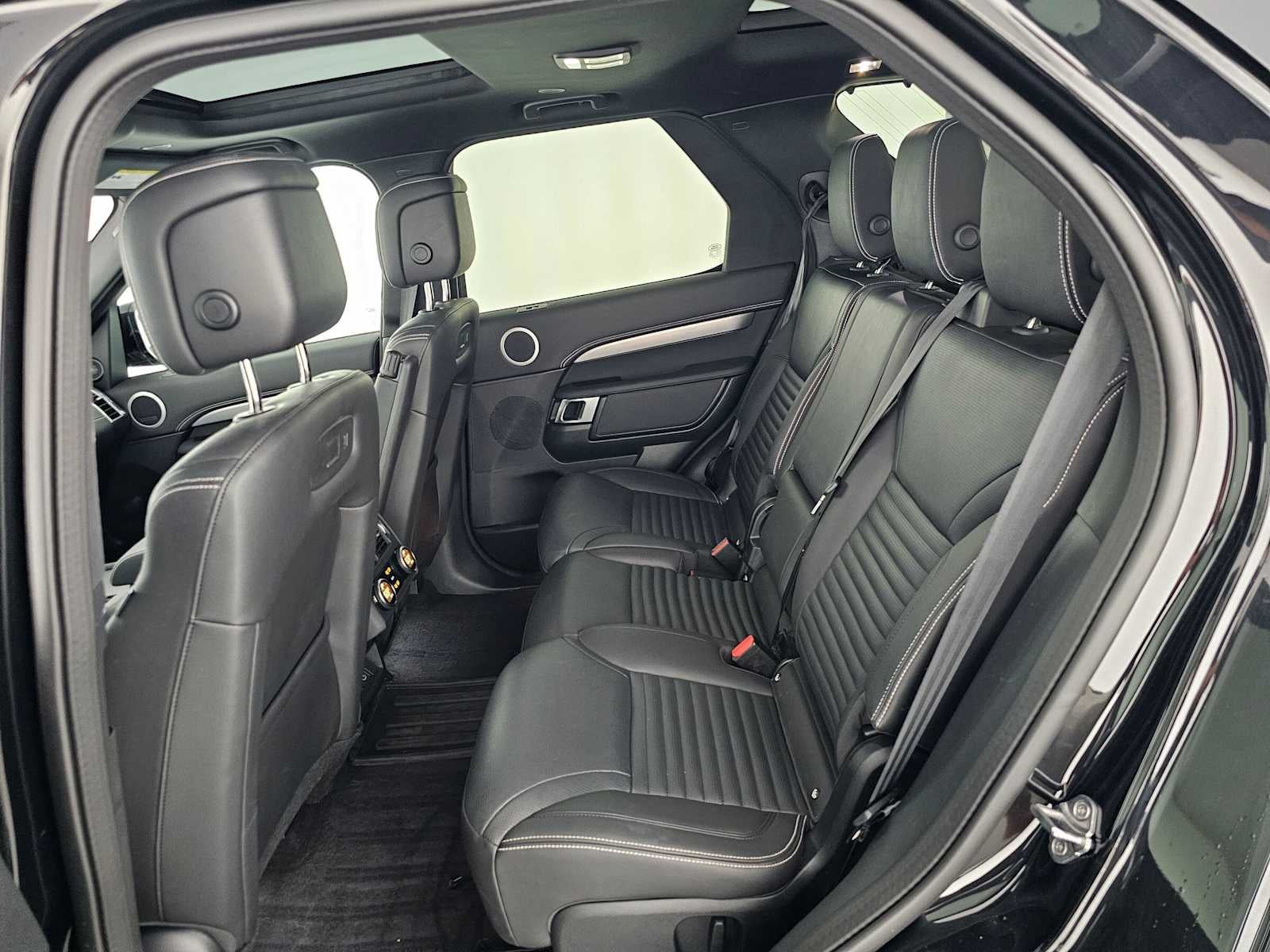 2025 Land Rover Discovery Dynamic SE