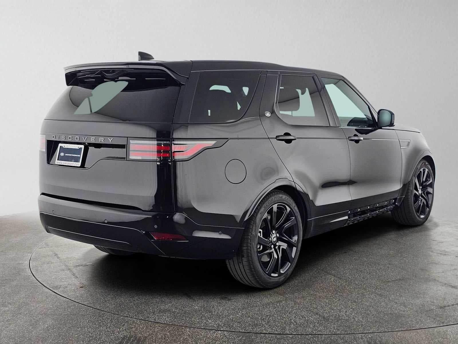 2025 Land Rover Discovery Dynamic SE