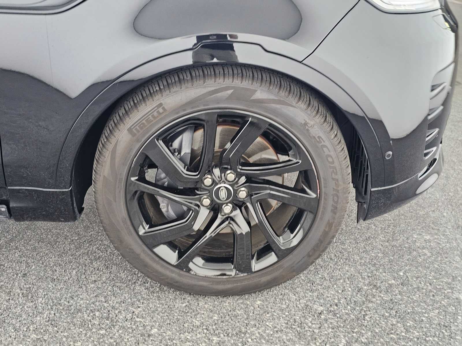 2025 Land Rover Discovery Dynamic SE
