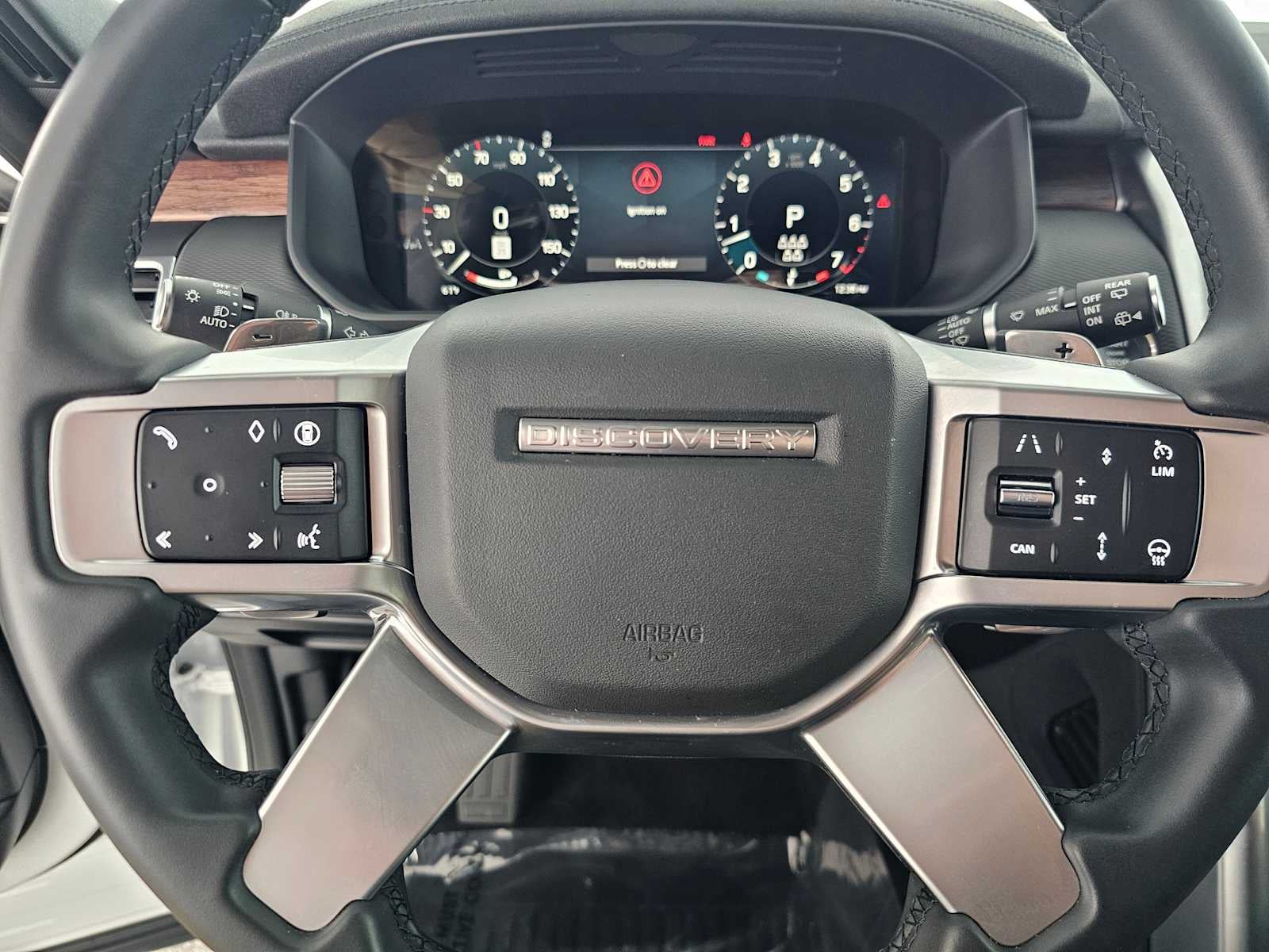 2024 Land Rover Discovery Dynamic SE