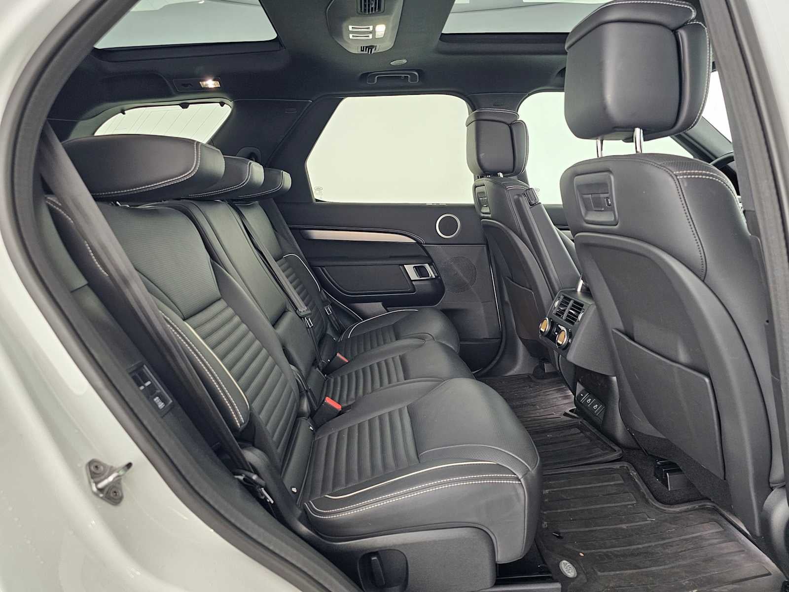 2023 Land Rover Discovery HSE R-Dynamic