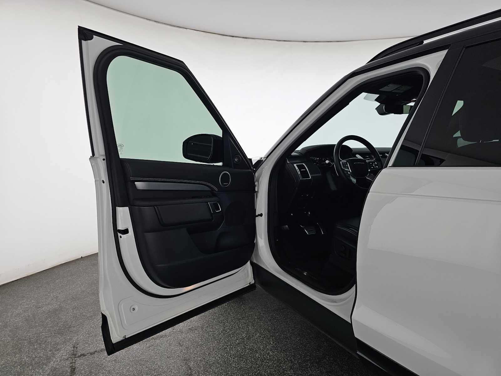 2023 Land Rover Discovery HSE R-Dynamic