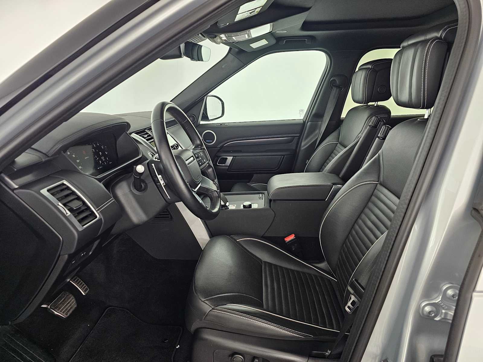 2024 Land Rover Discovery Metropolitan Edition