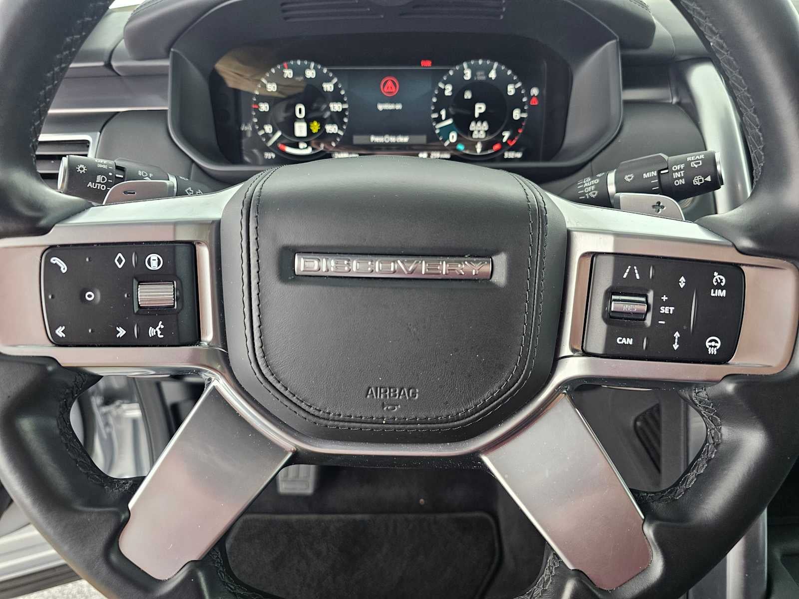 2024 Land Rover Discovery Metropolitan Edition