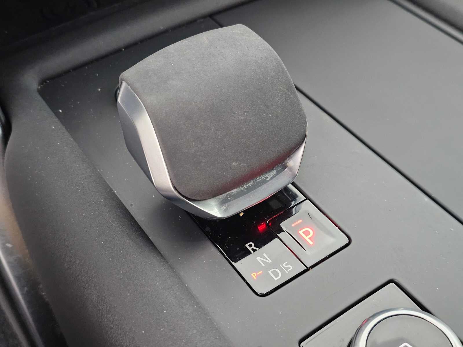 2024 Land Rover Discovery Metropolitan Edition