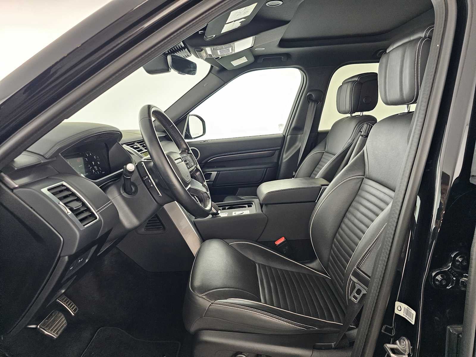 2024 Land Rover Discovery Metropolitan Edition