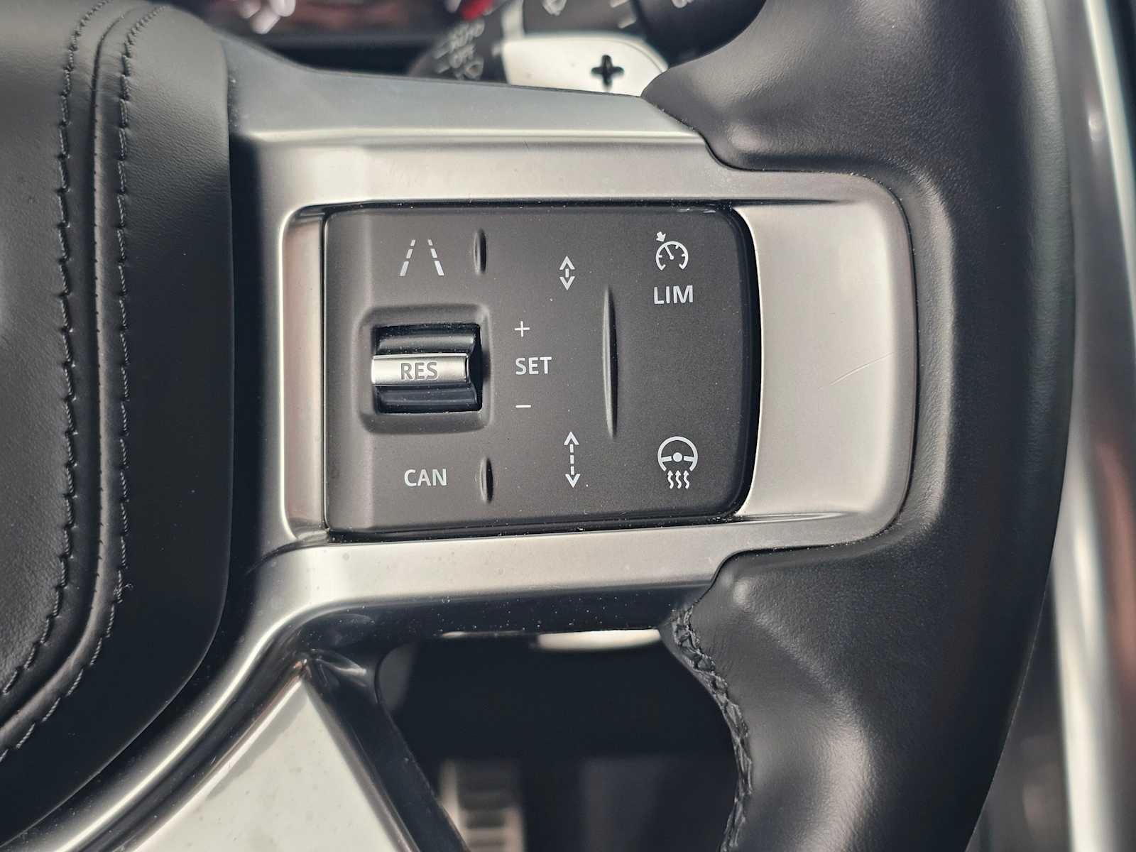 2023 Land Rover Discovery Metropolitan Edition