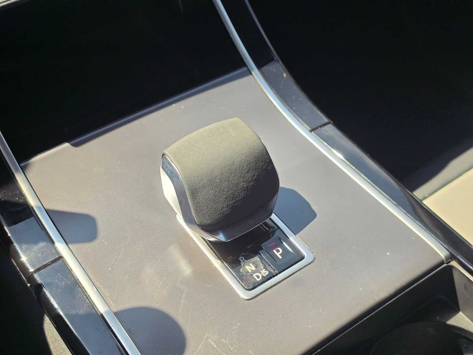 2024 Land Rover Range Rover Velar Dynamic SE