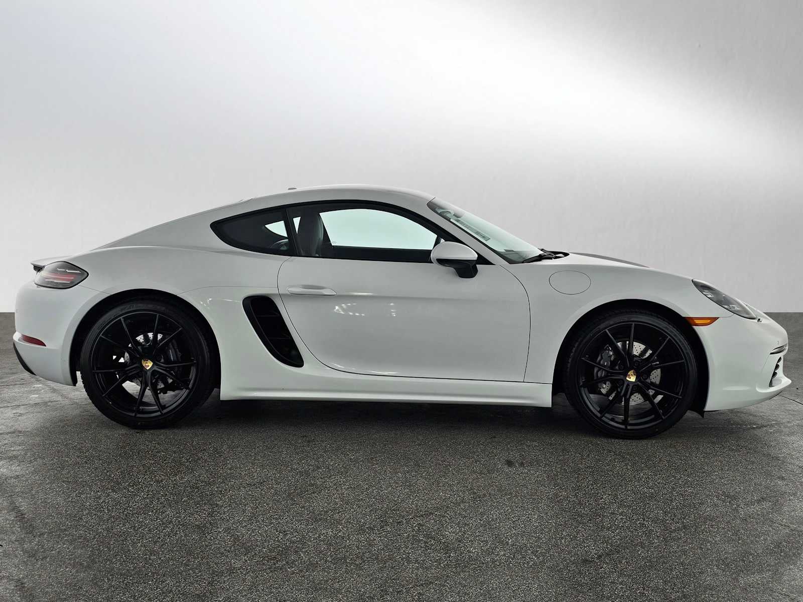 2022 Porsche 718 Cayman T