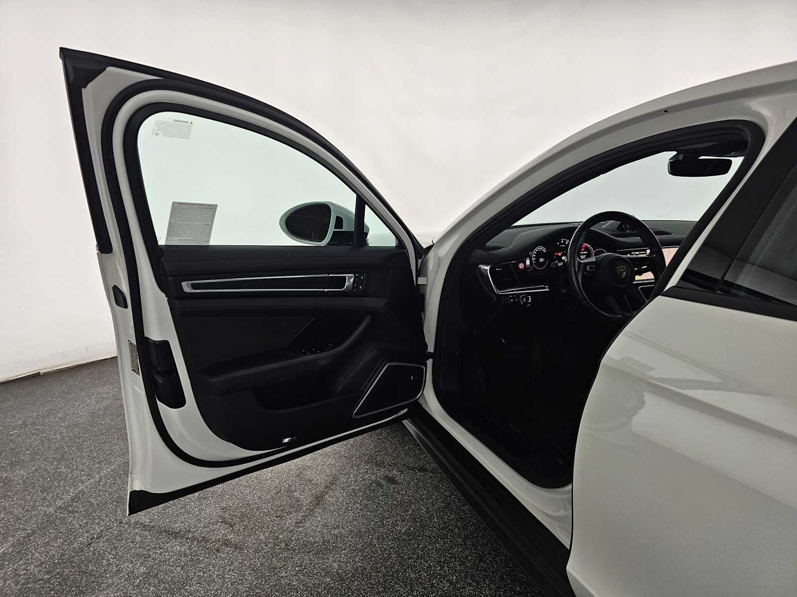 2023 Porsche Panamera Platinum Edition