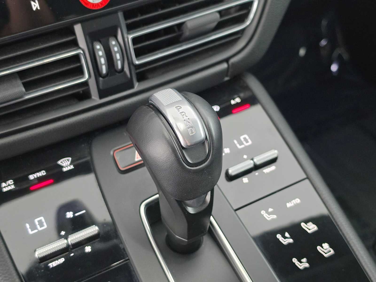 2024 Porsche Macan AWD