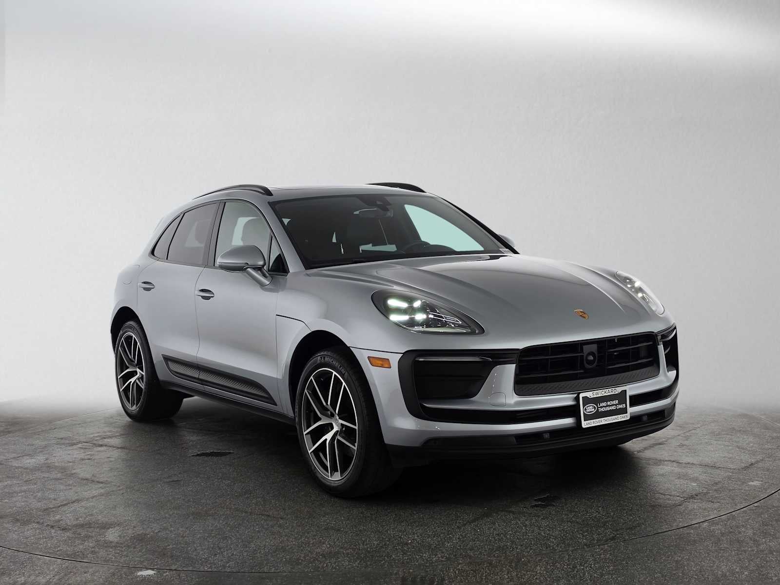 2025 Porsche Macan AWD