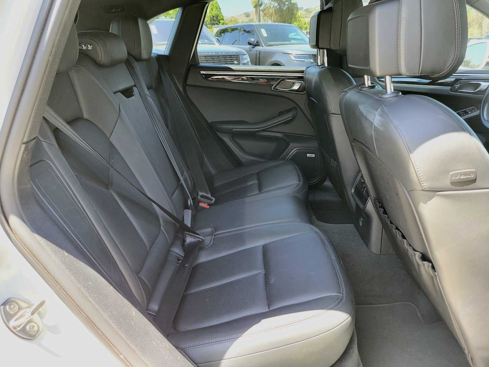 2021 Porsche Macan AWD