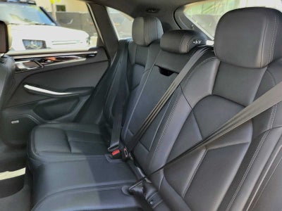 2021 Porsche Macan AWD