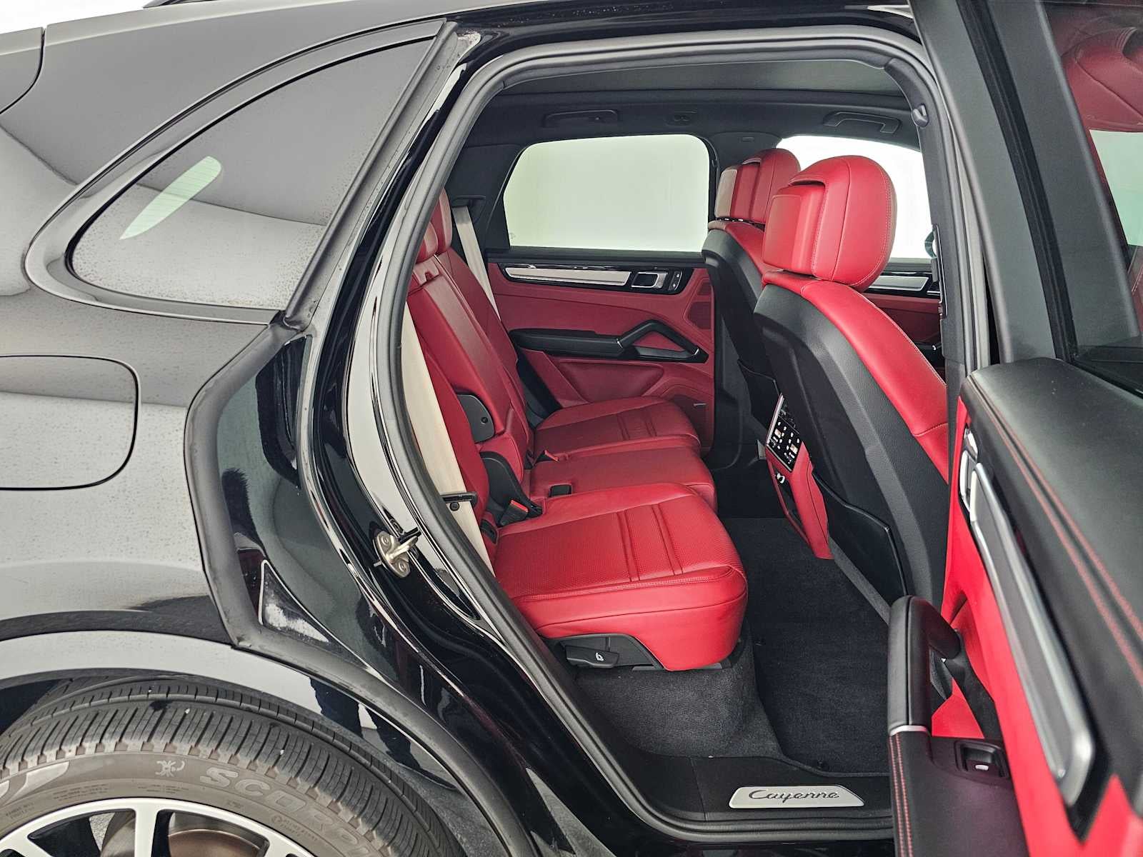 2022 Porsche Cayenne Platinum Edition