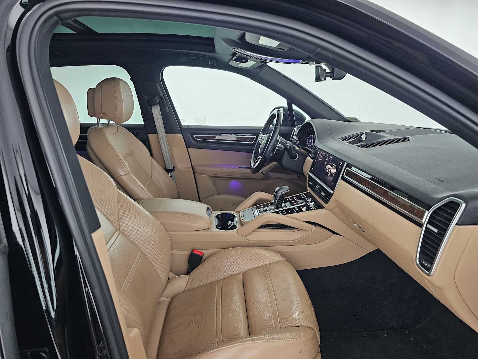 2023 Porsche Cayenne Platinum Edition