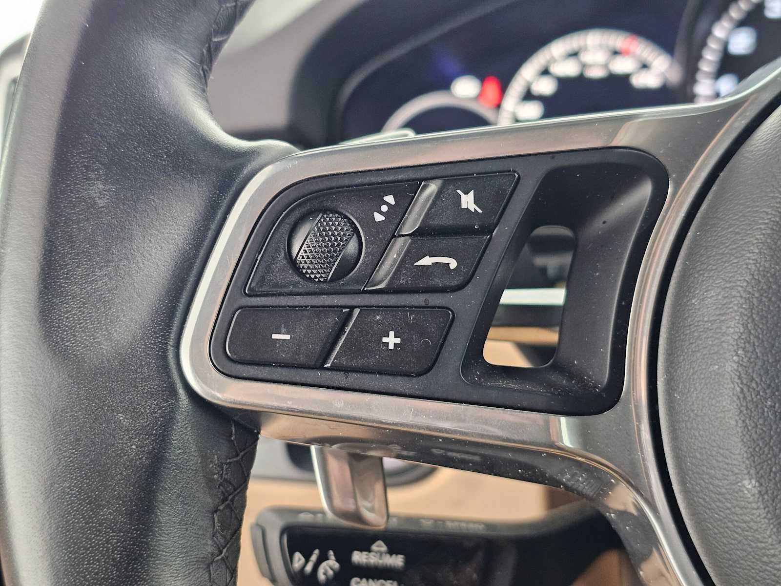2023 Porsche Cayenne Platinum Edition