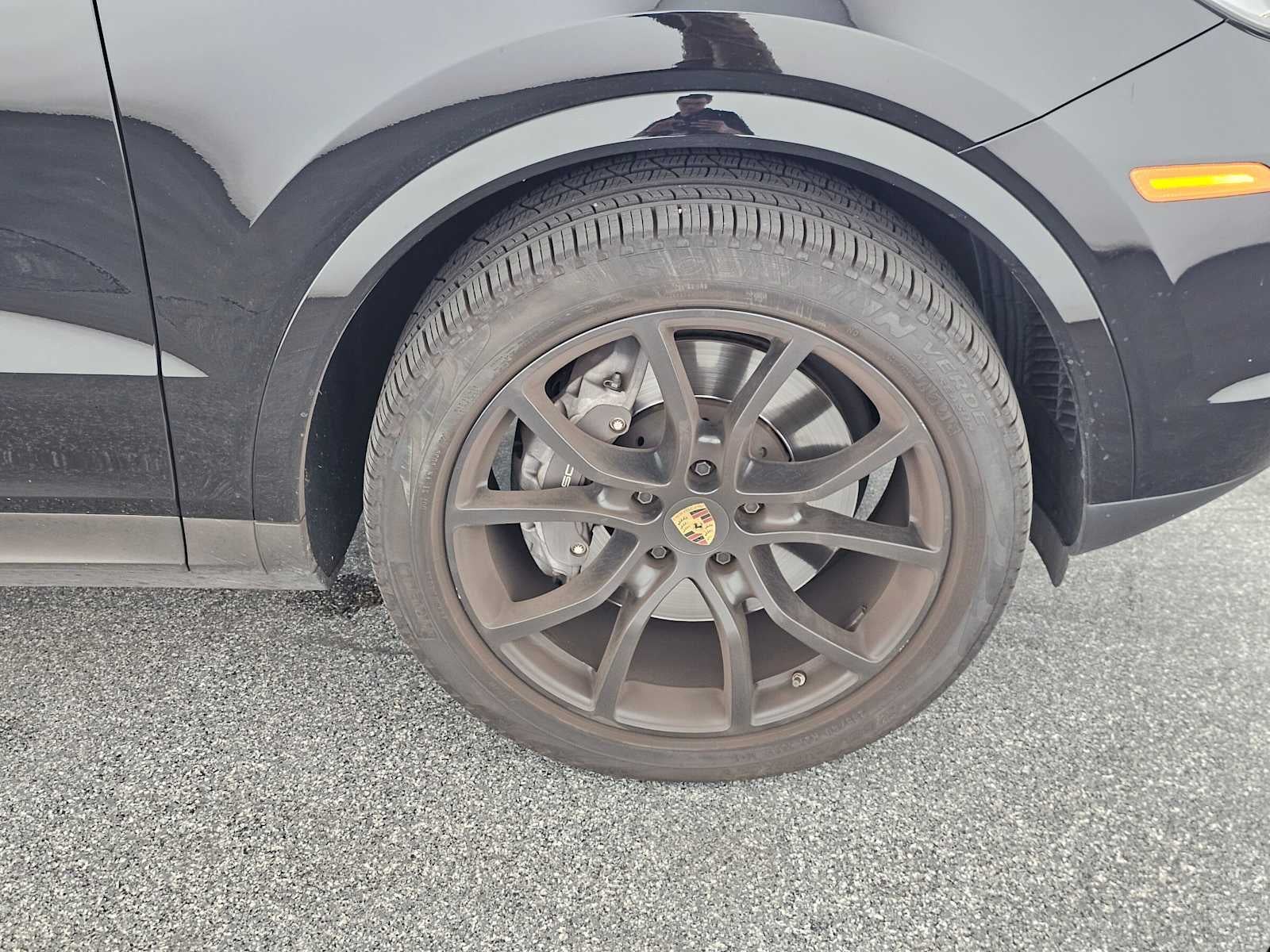 2023 Porsche Cayenne Platinum Edition