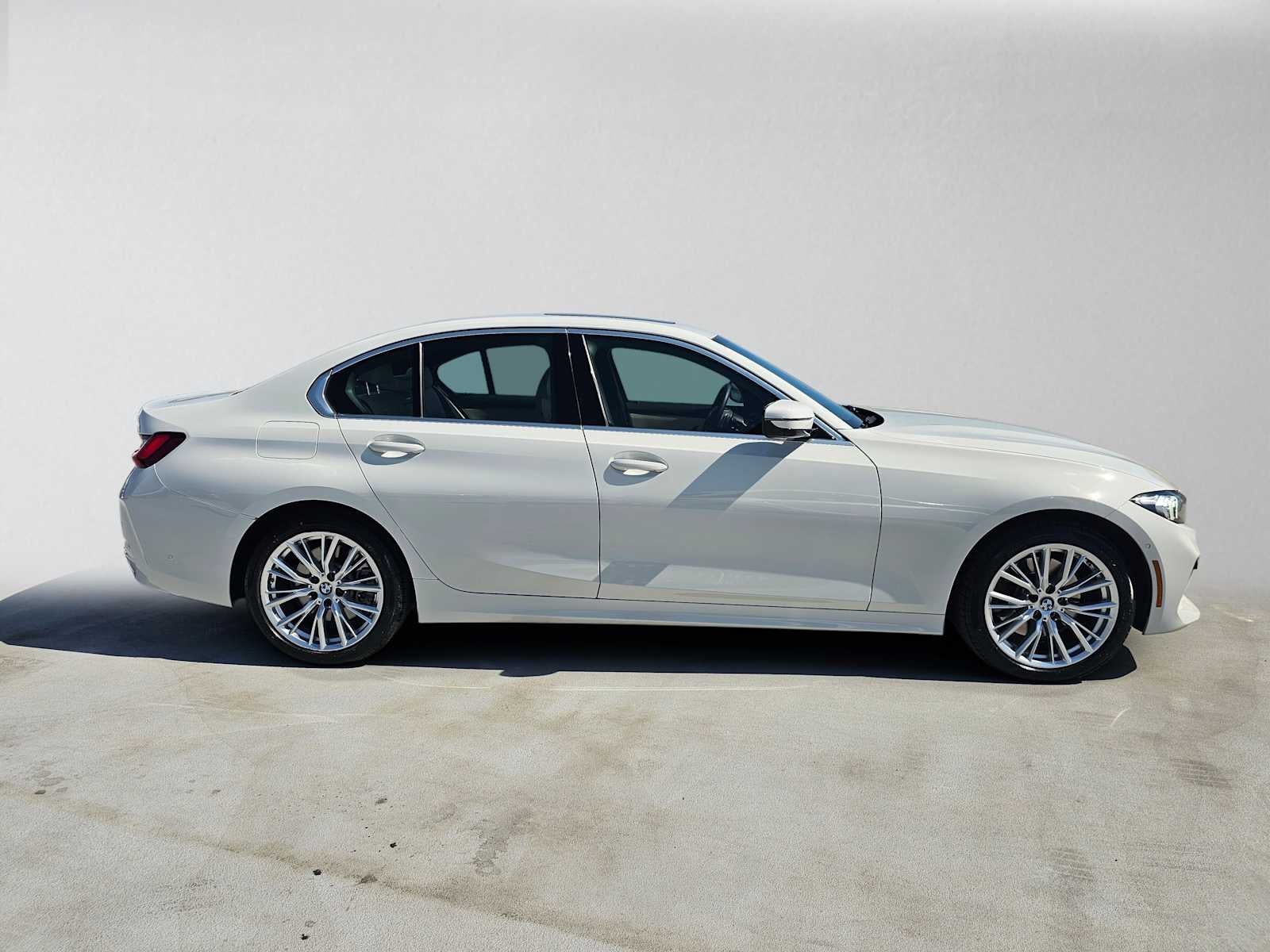 2024 BMW 330i 330i
