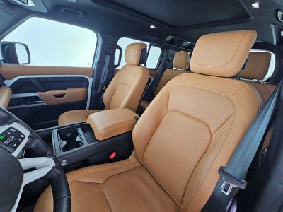 2024 Land Rover Defender SE
