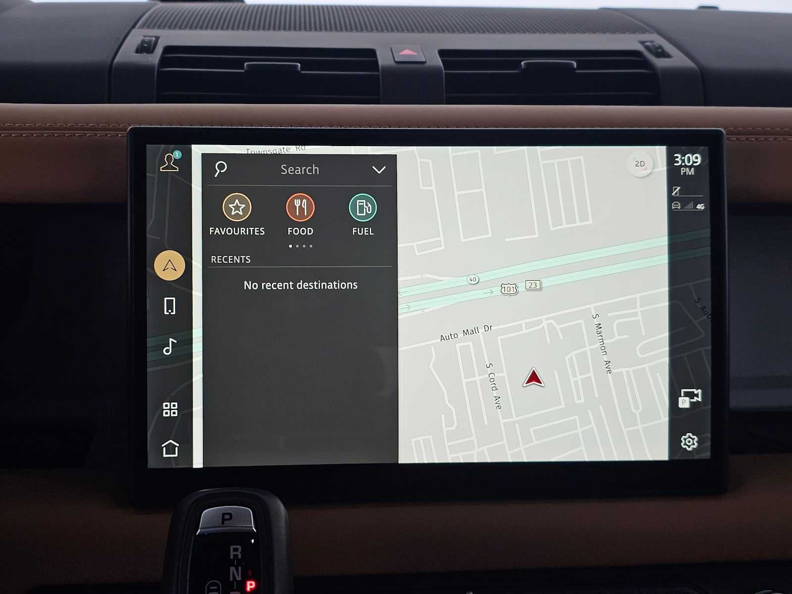 2024 Land Rover Defender SE