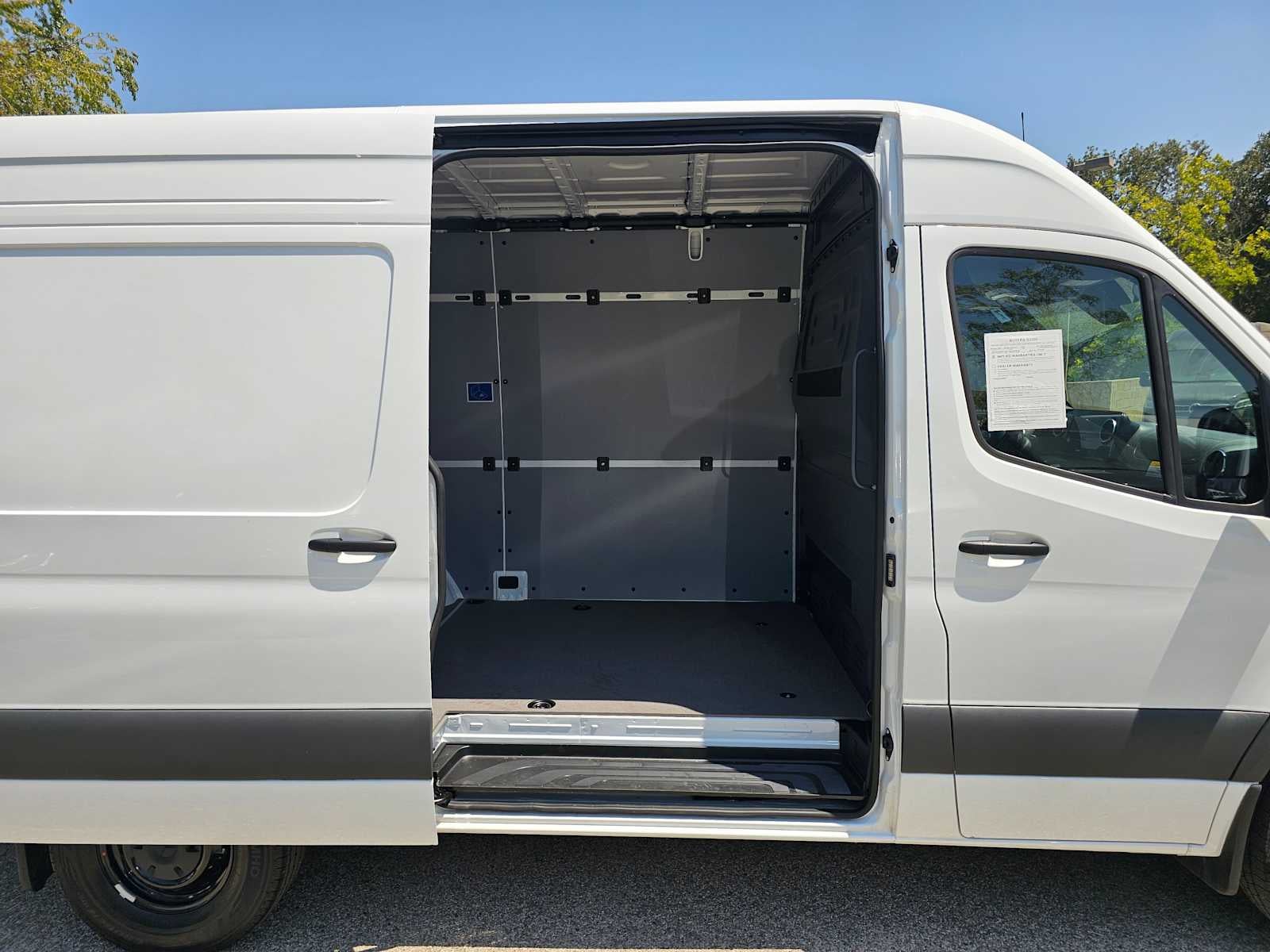 2025 Mercedes-Benz Sprinter 2500 Standard Roof I4 Diesel 144" RWD