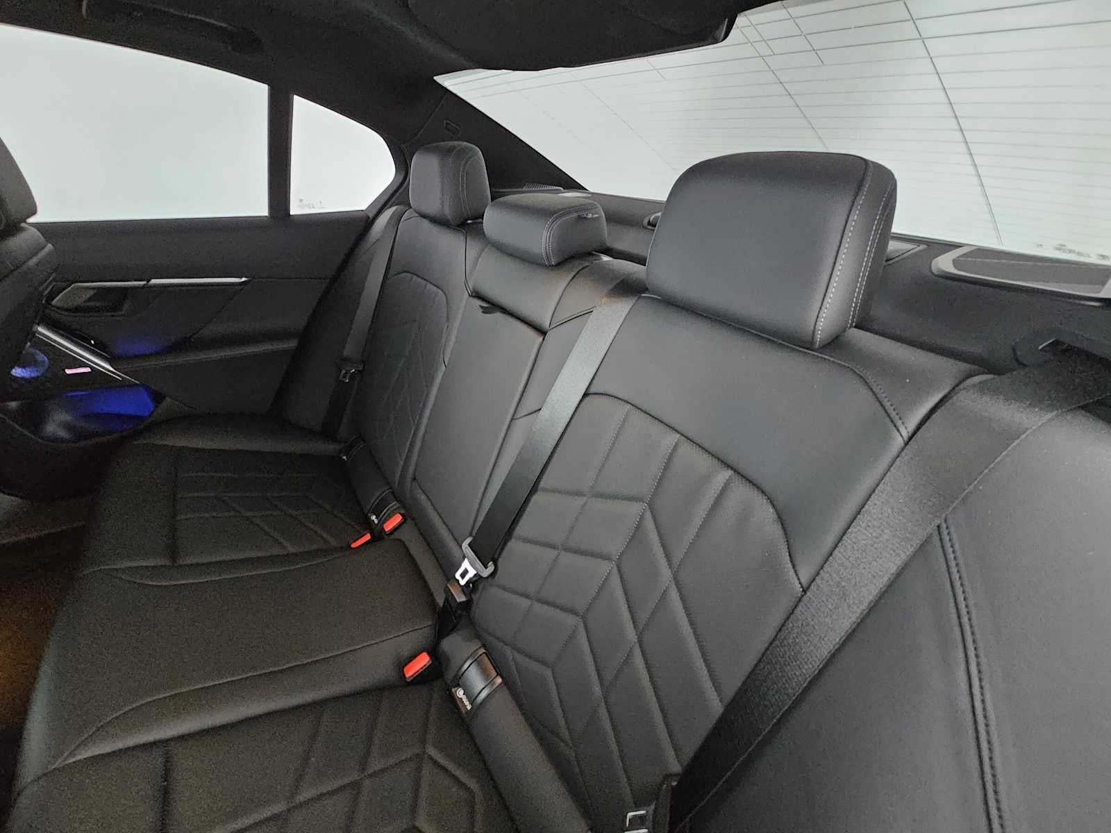 2026 BMW 550e xDrive 550e xDrive