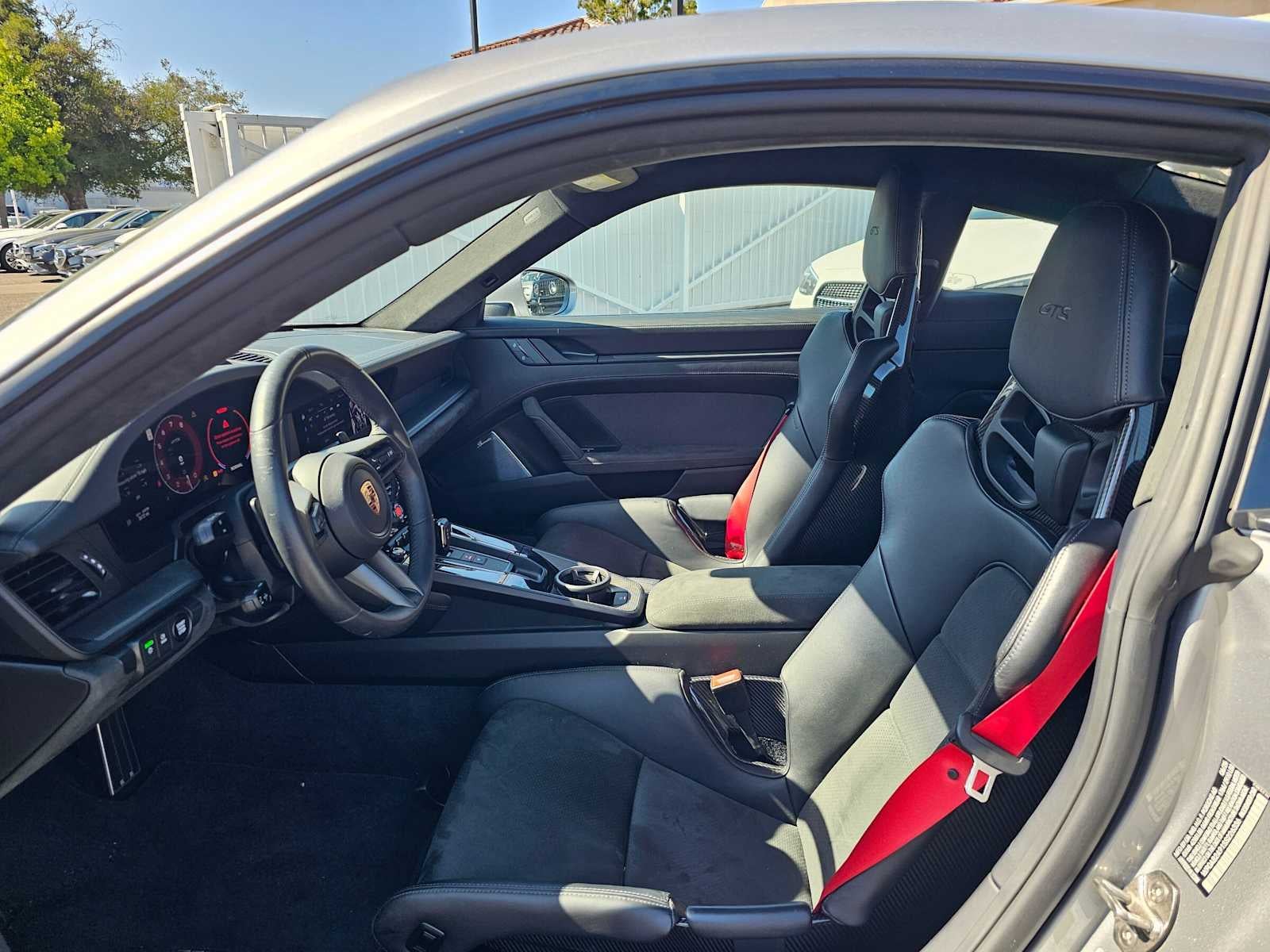 2025 Porsche 911 Carrera 4 GTS