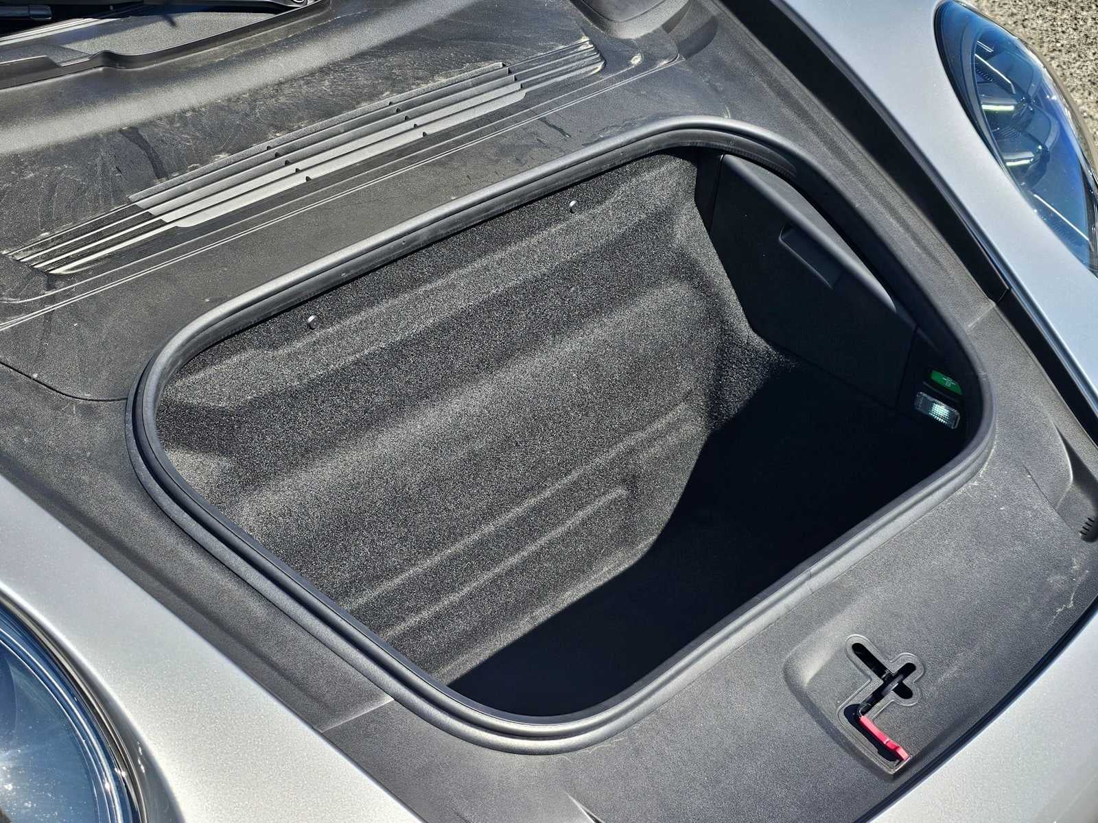 2025 Porsche 911 Carrera 4 GTS
