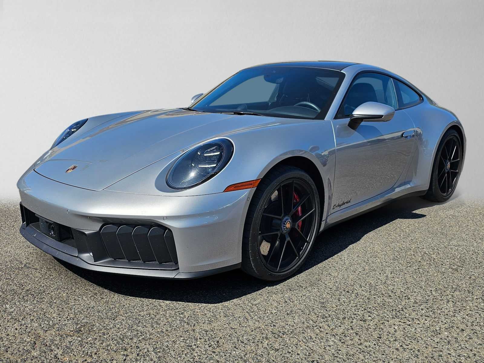 2025 Porsche 911 Carrera 4 GTS