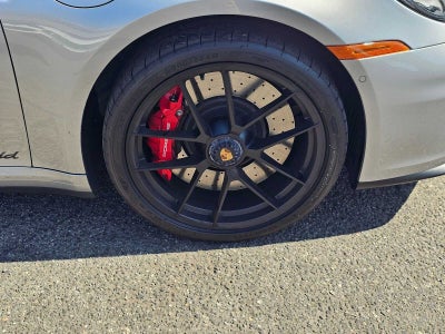 2025 Porsche 911 Carrera 4 GTS