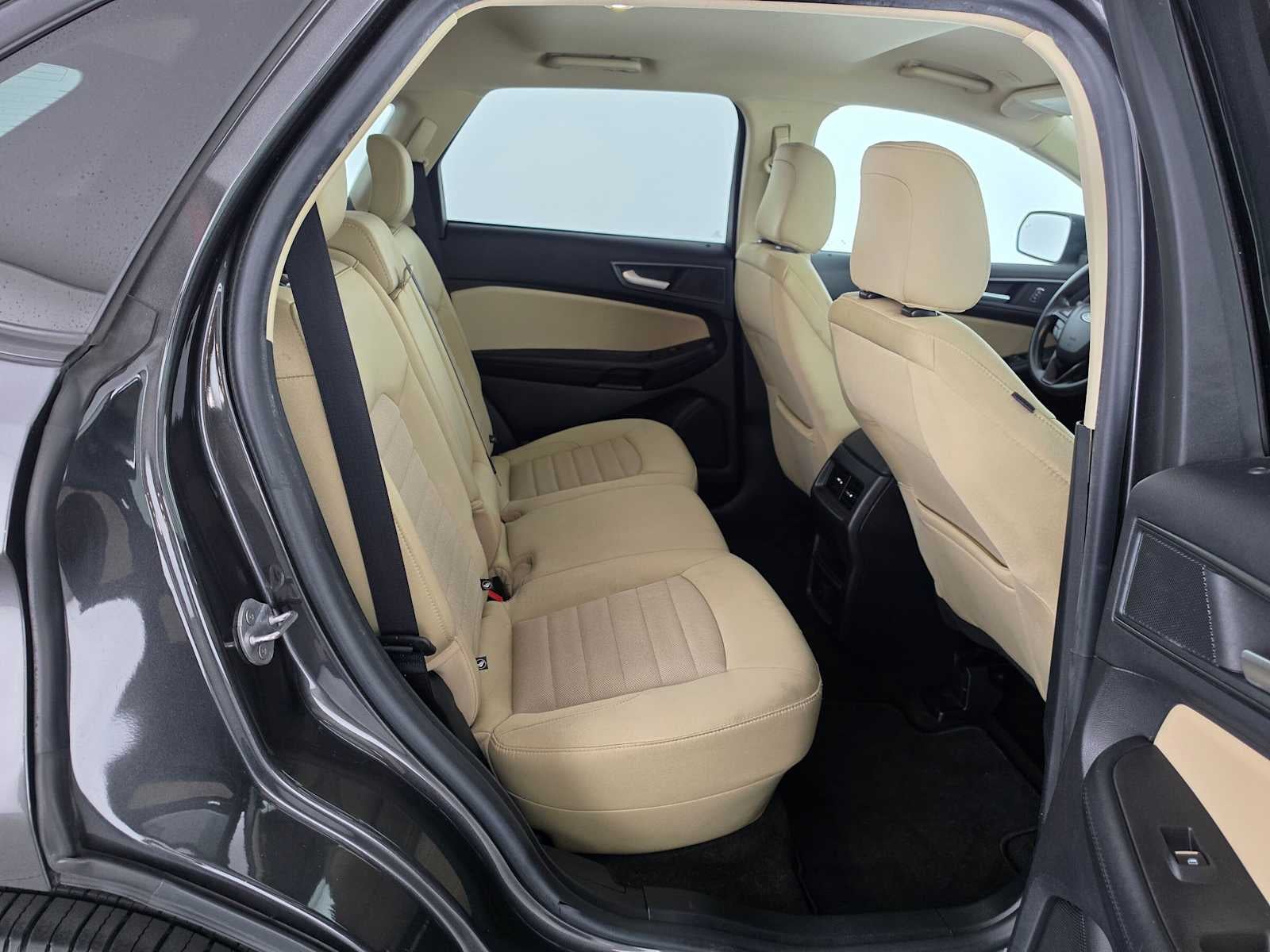 2020 Ford Edge SE