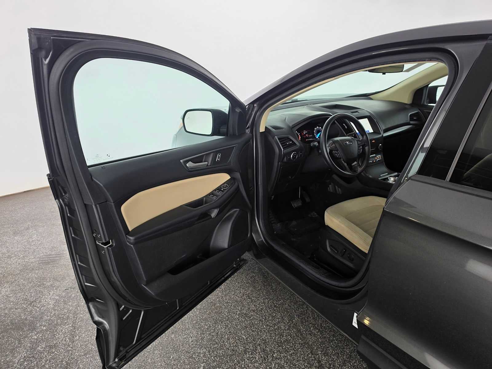 2020 Ford Edge SE