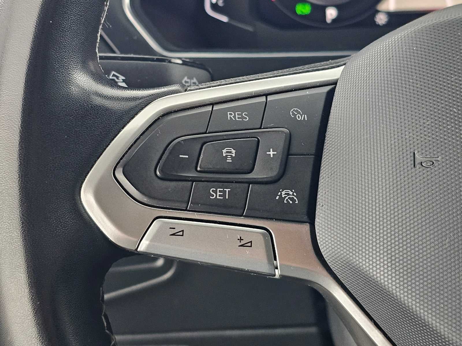 2023 Volkswagen Tiguan SEL R-Line