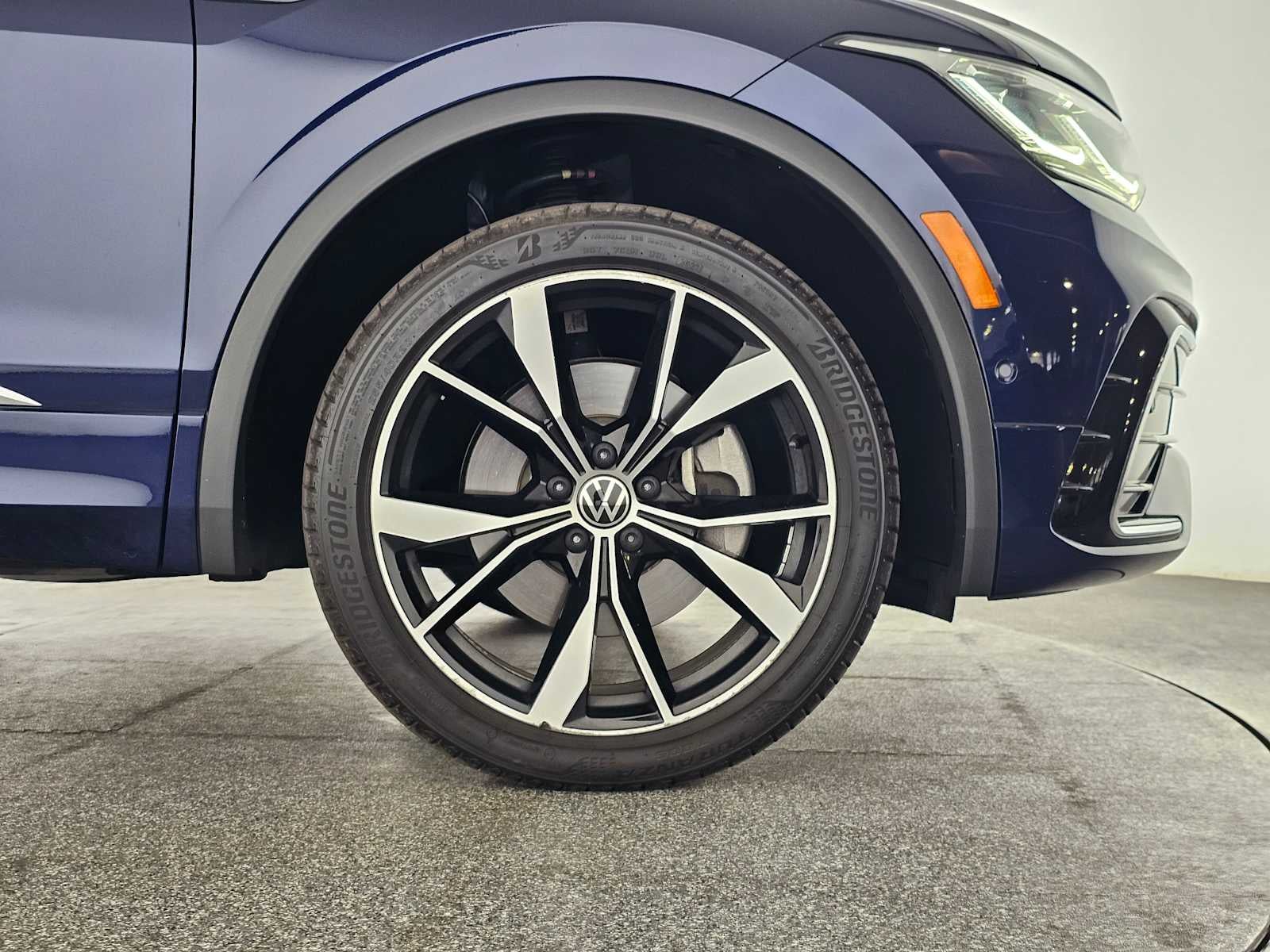 2023 Volkswagen Tiguan SEL R-Line