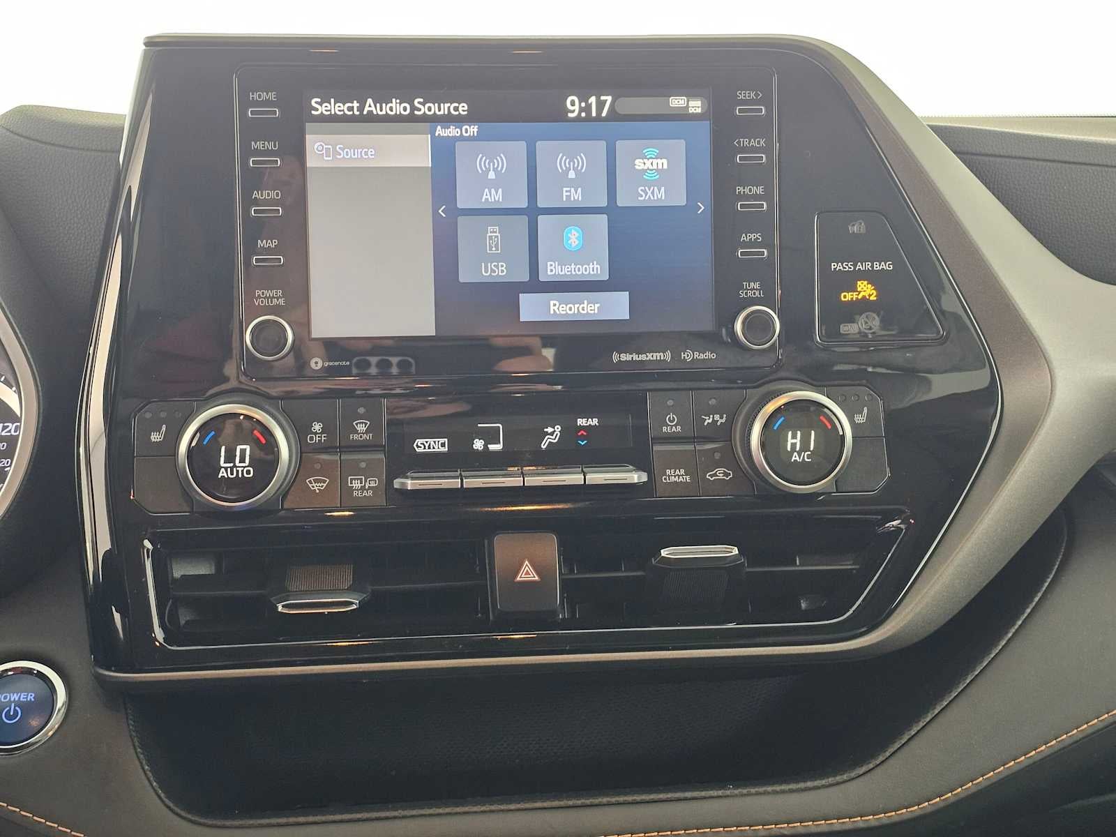 2022 Toyota Highlander Hybrid Bronze Edition