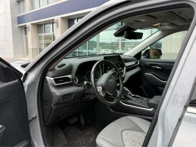 2022 Toyota Highlander Hybrid Bronze Edition