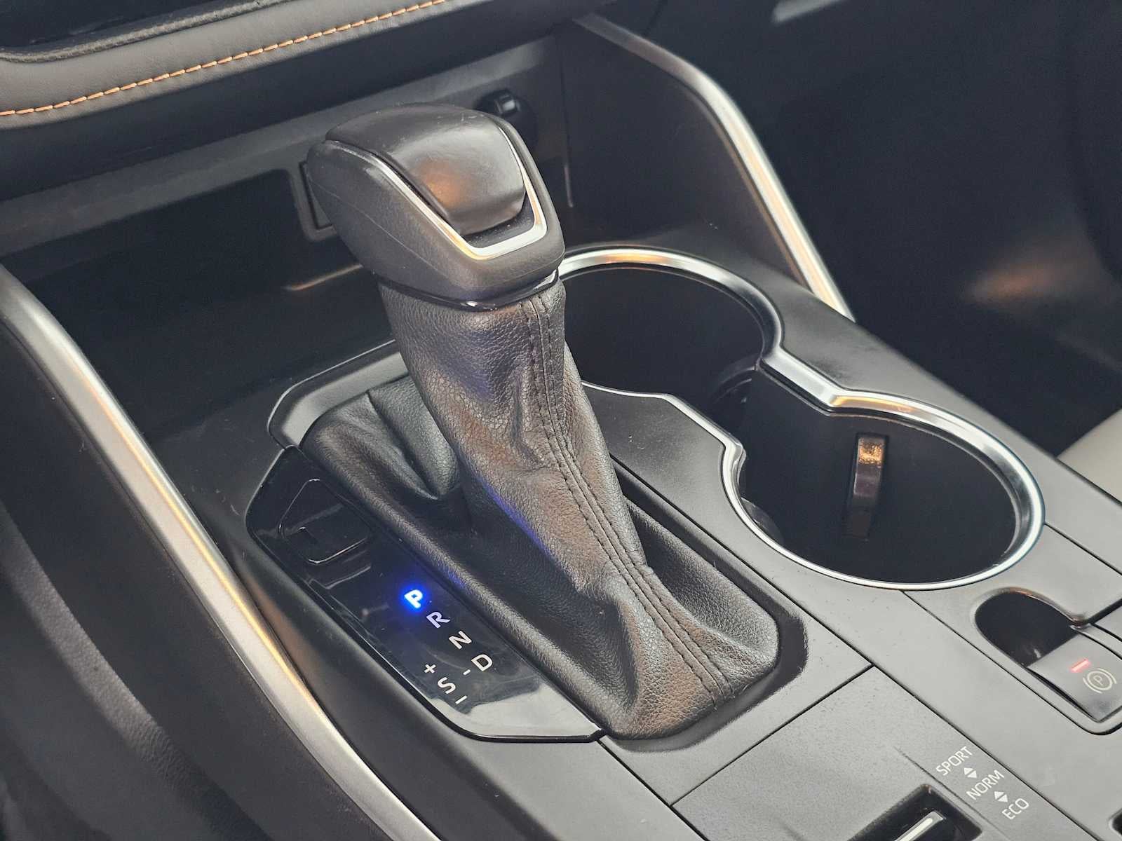 2022 Toyota Highlander Hybrid Bronze Edition