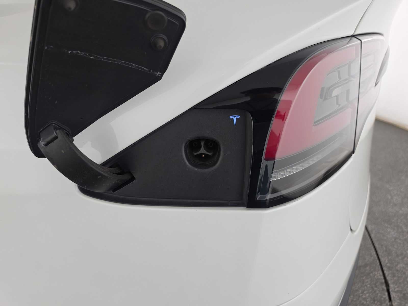 2022 Tesla Model X AWD