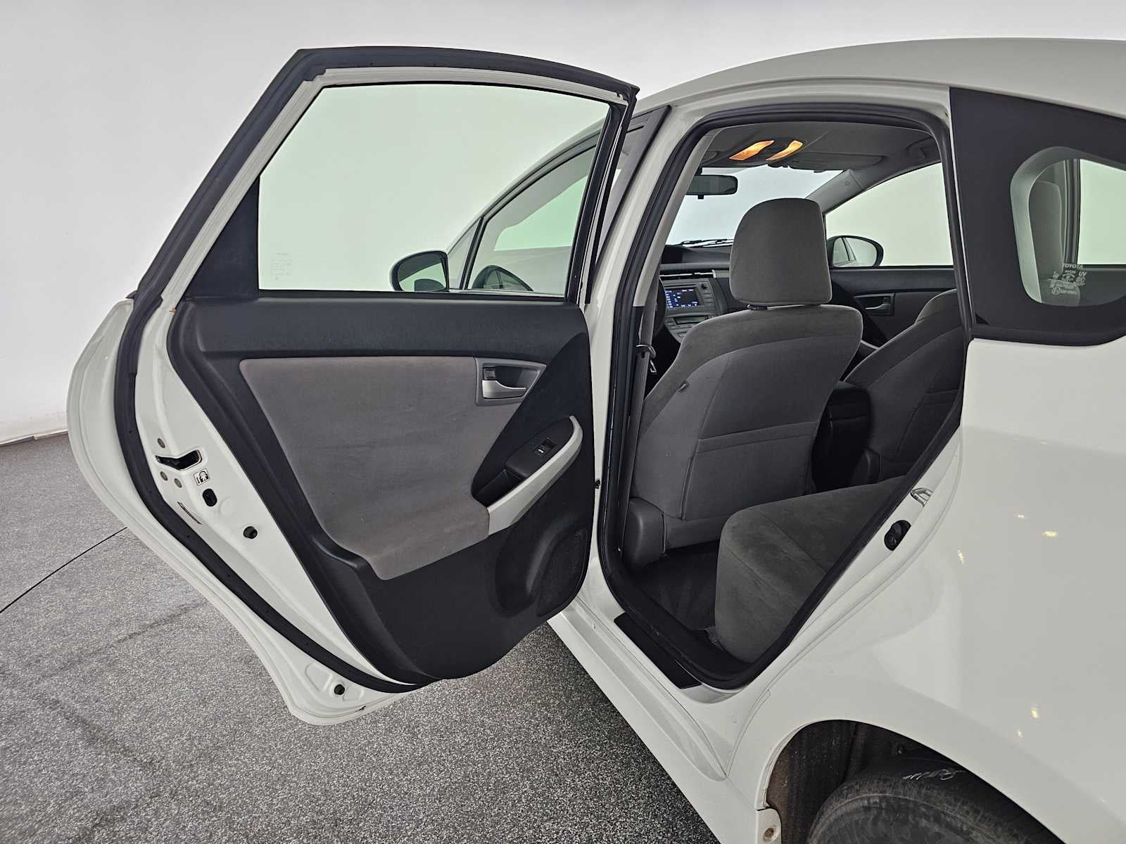 2012 Toyota Prius Plug-In 5dr HB (Natl)