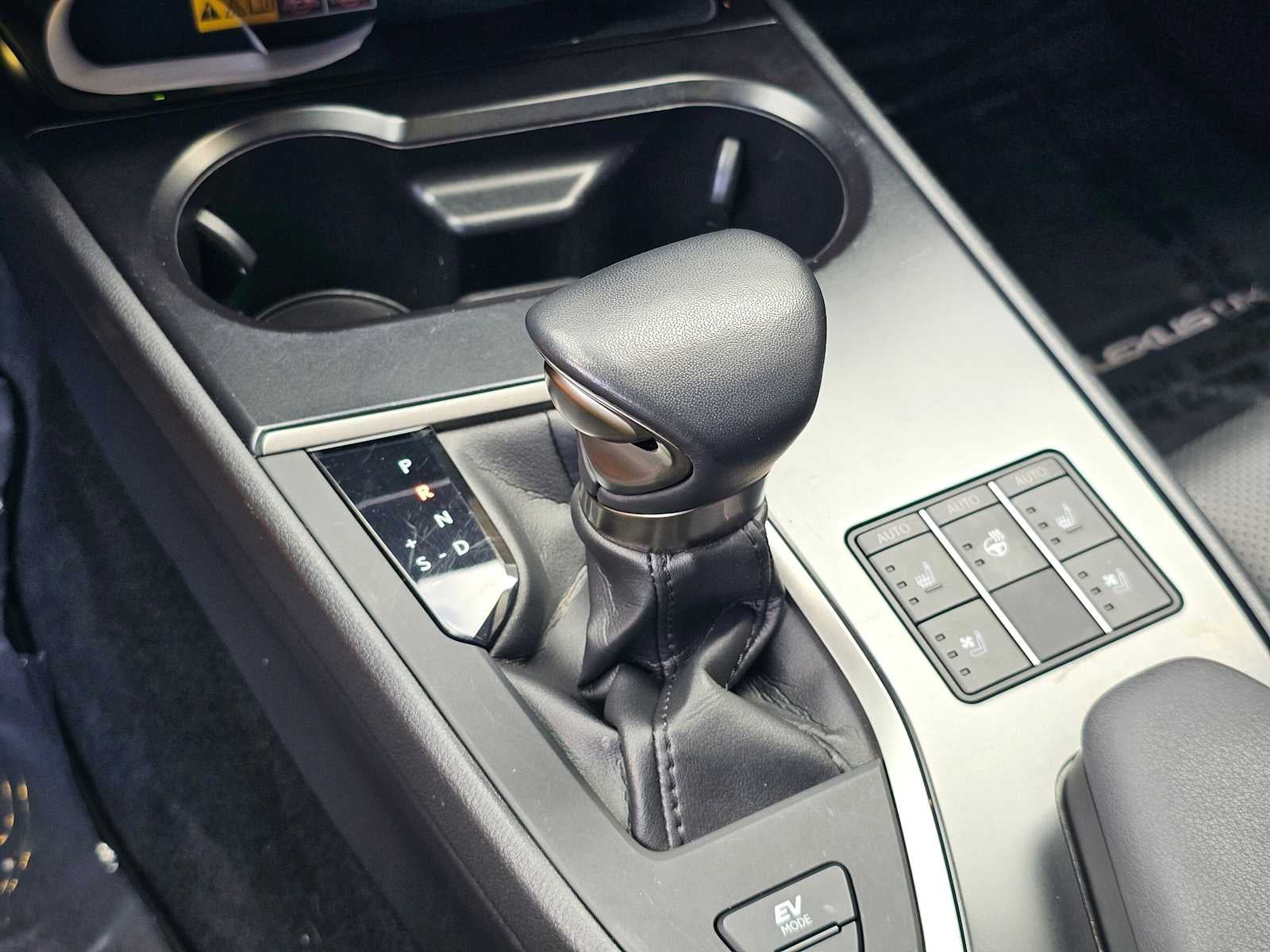 2023 Lexus UX 250h F SPORT Design