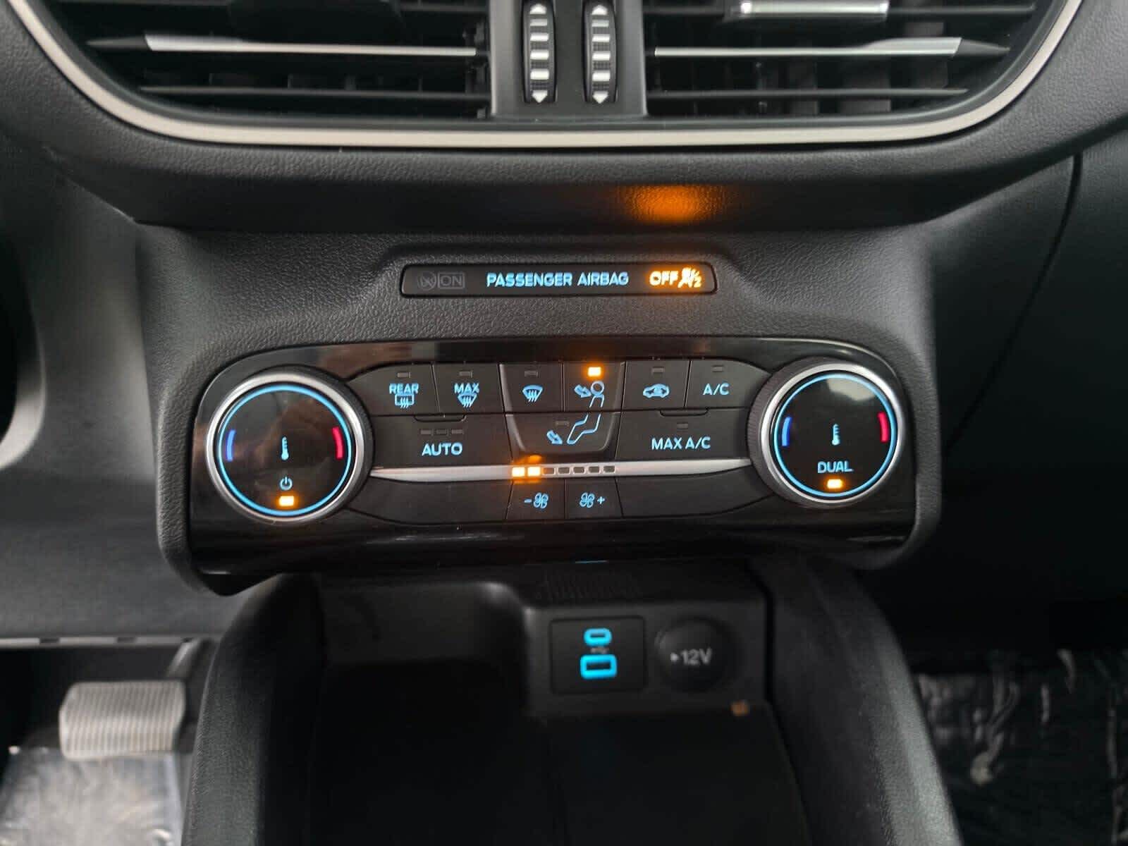 2022 Ford Escape SE Hybrid