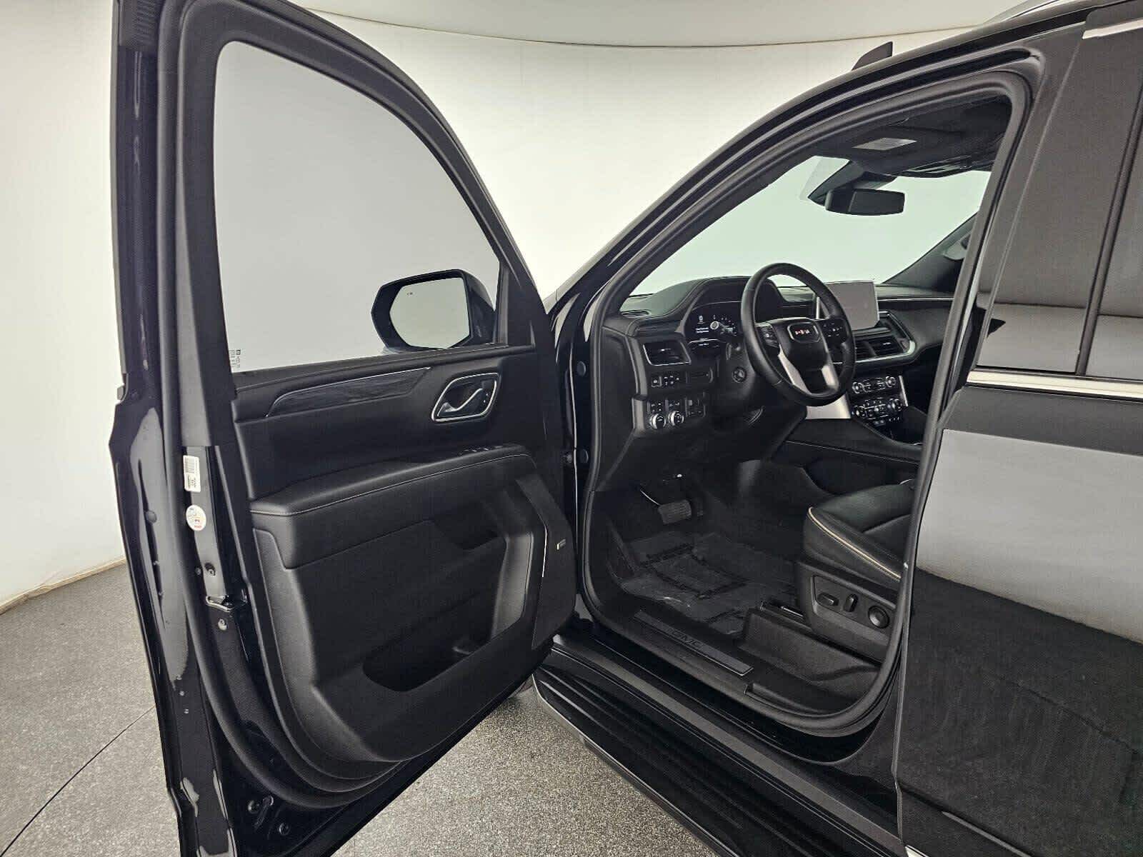 2024 GMC Yukon XL SLT