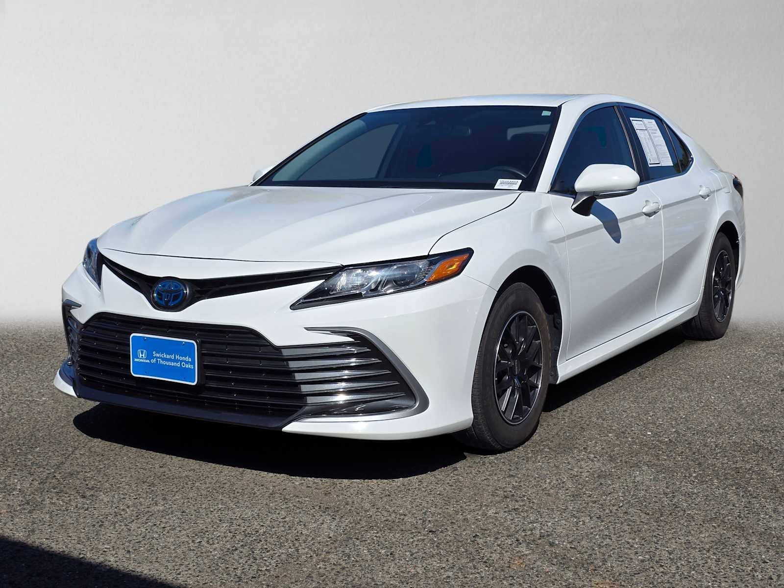 2024 Toyota Camry Hybrid LE