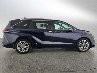 2022 Toyota Sienna Platinum