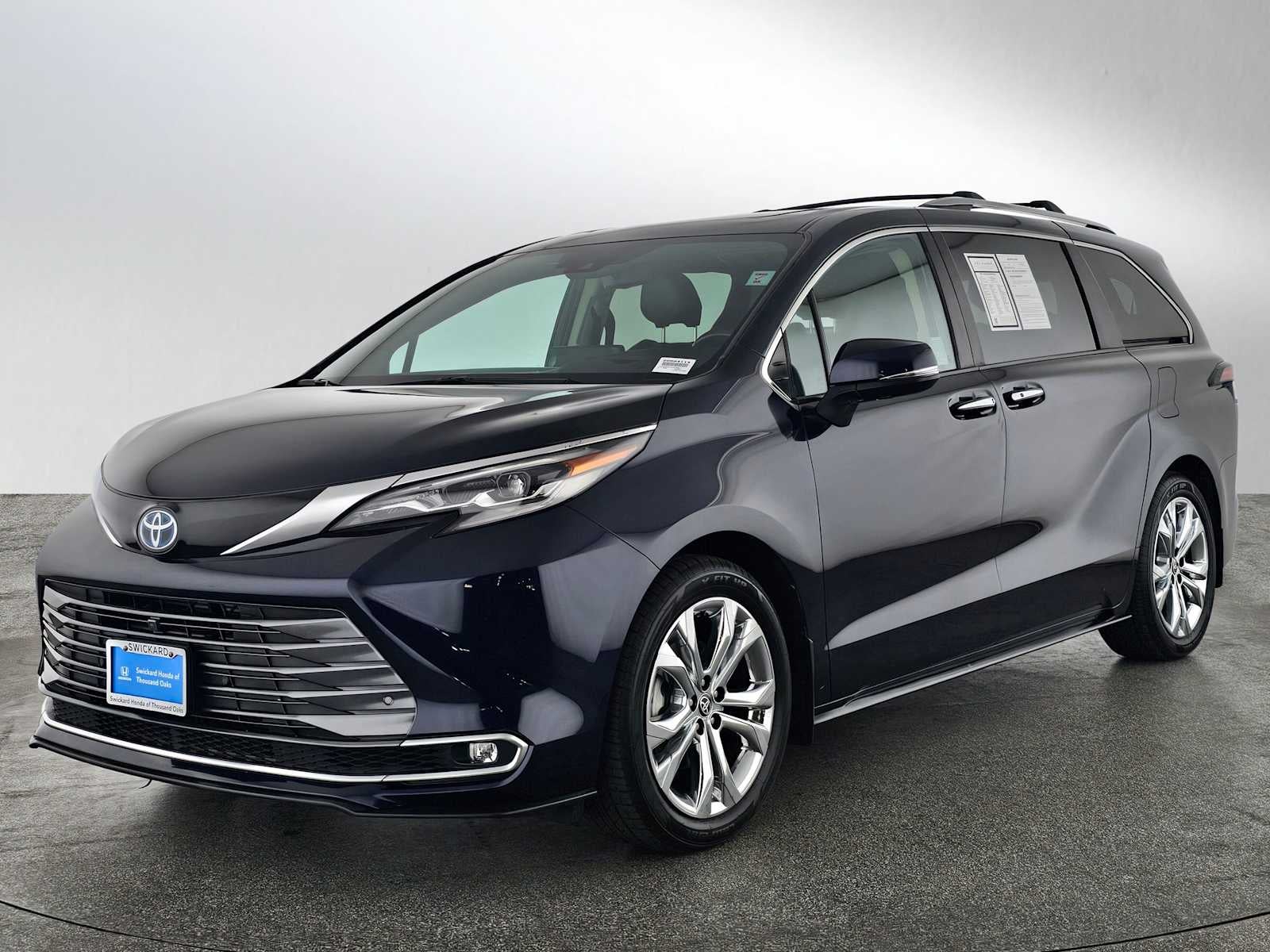 2022 Toyota Sienna Platinum