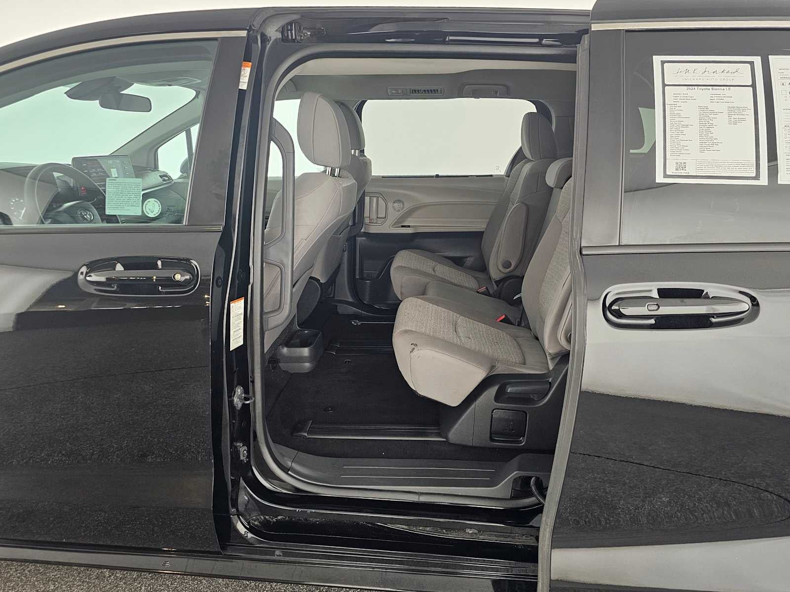 2024 Toyota Sienna LE