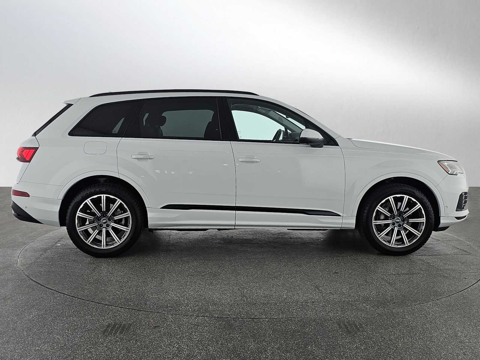 2023 Audi Q7 Premium Plus