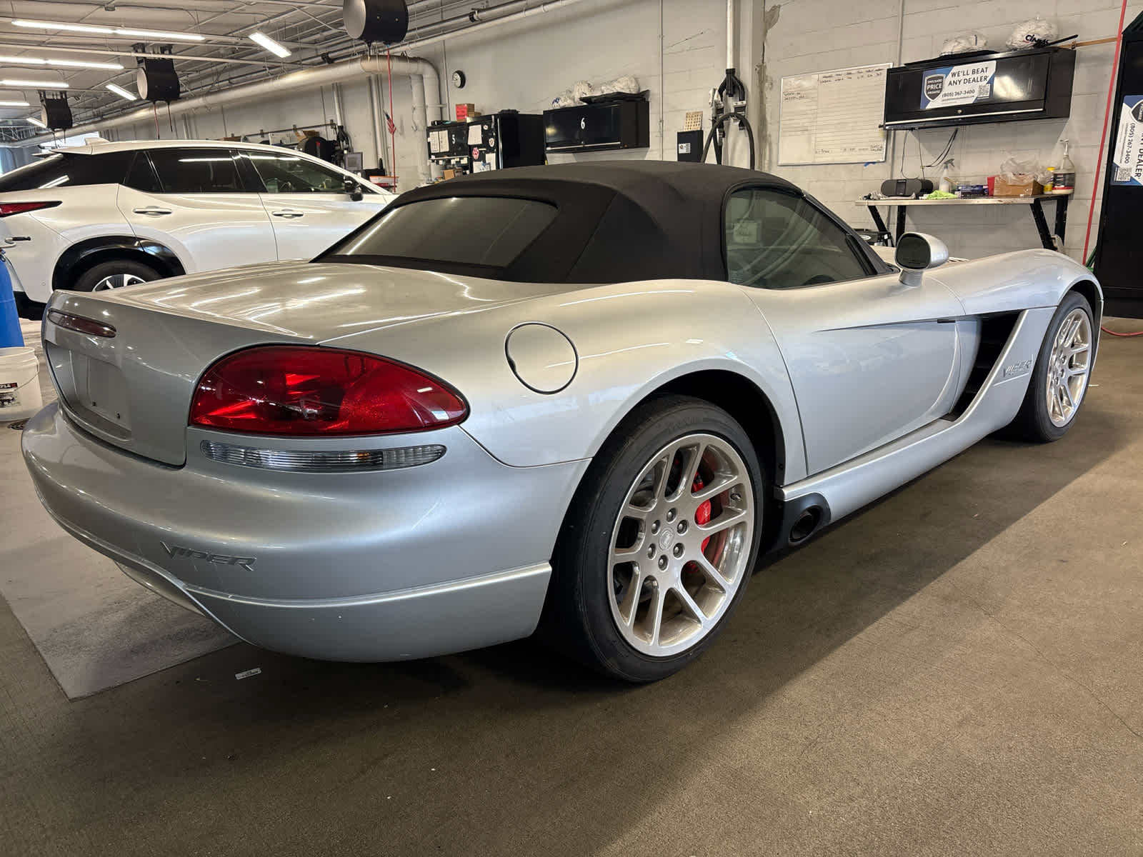 2004 Dodge Viper SRT10