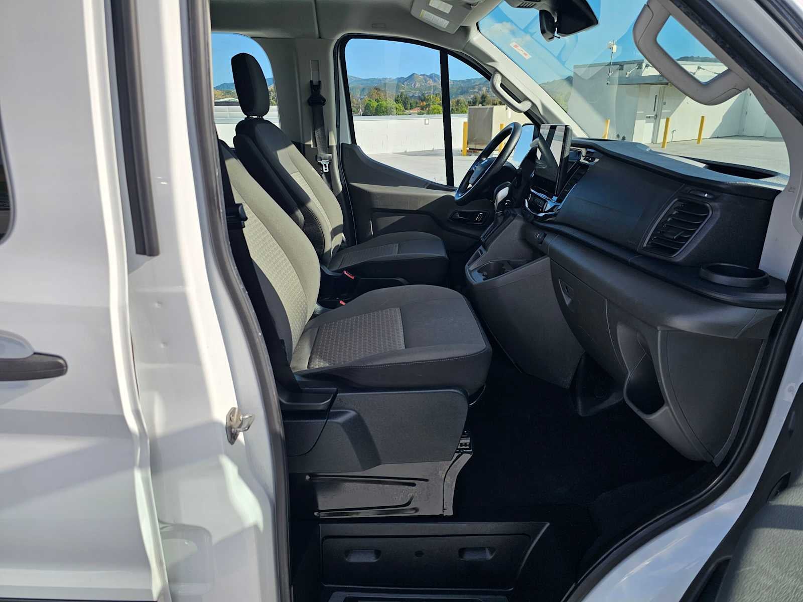 2023 Ford Transit Passenger Wagon XLT